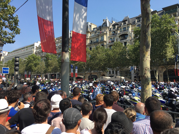 フランス革命　シャンゼリゼ　パレード