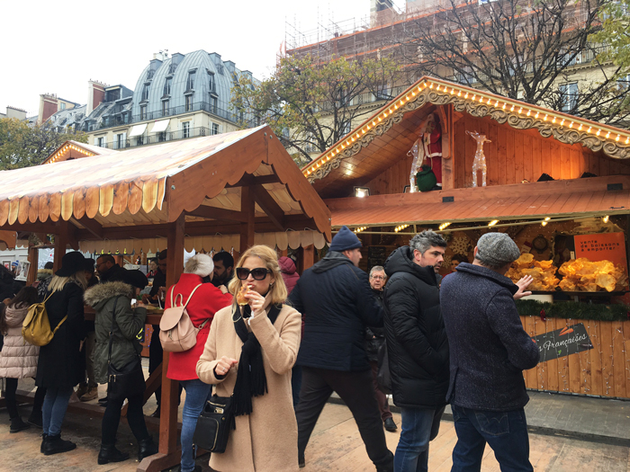 パリ　クリスマスマーケット　チュイルリー庭園