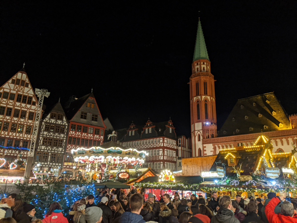 ドイツ　クリスマスマーケット　レーマー広場